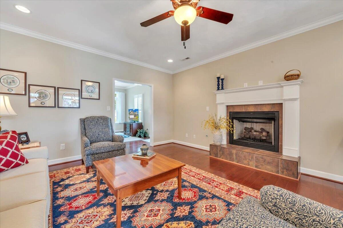 73 Medallion CT - Photo 18