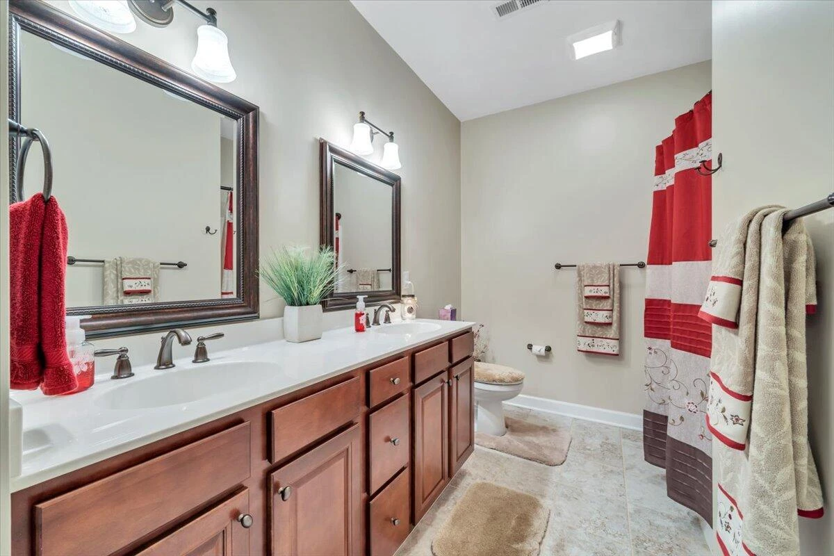 73 Medallion CT - Photo 31