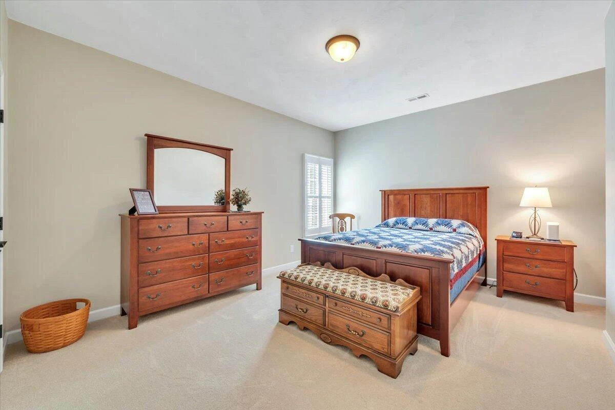 73 Medallion CT - Photo 32