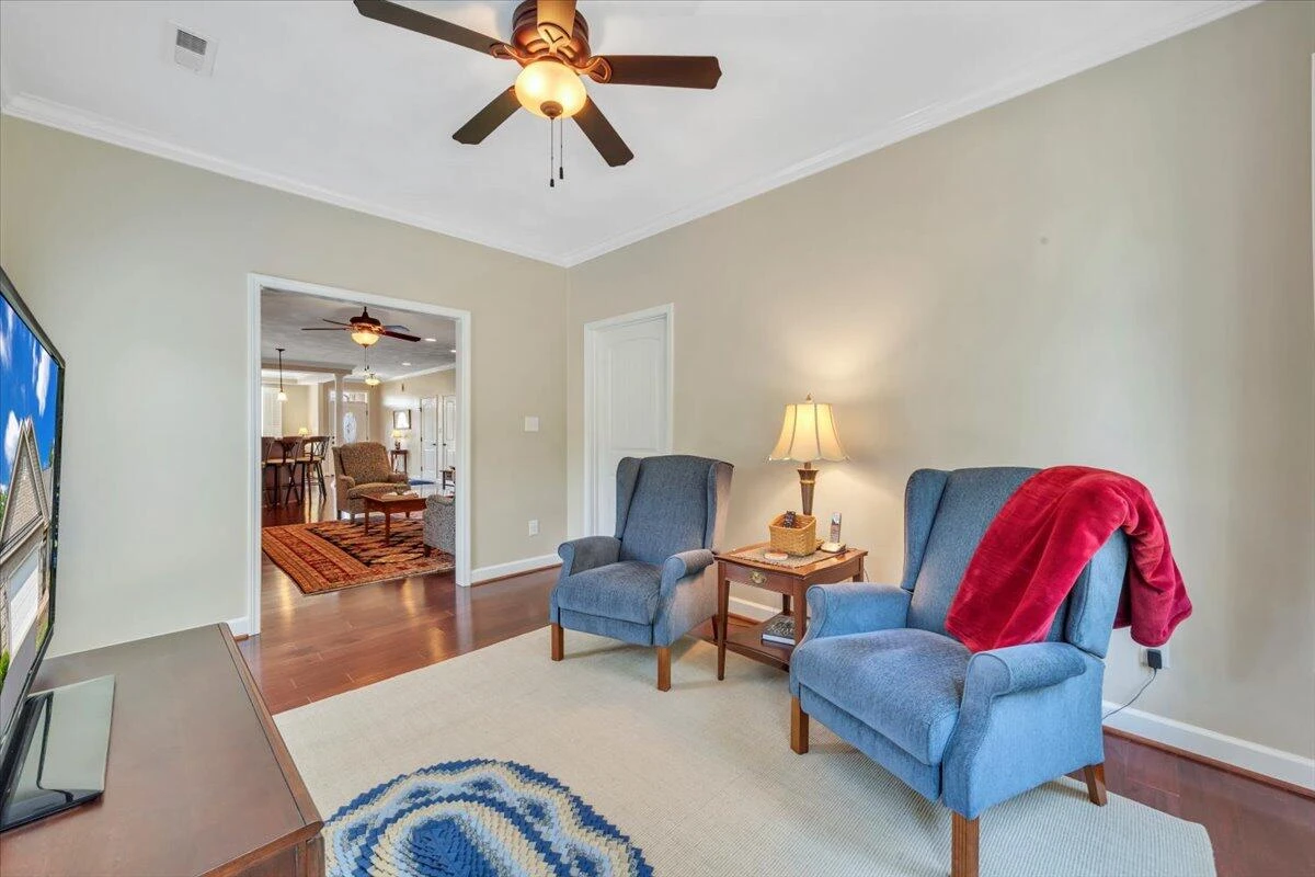 73 Medallion CT - Photo 37