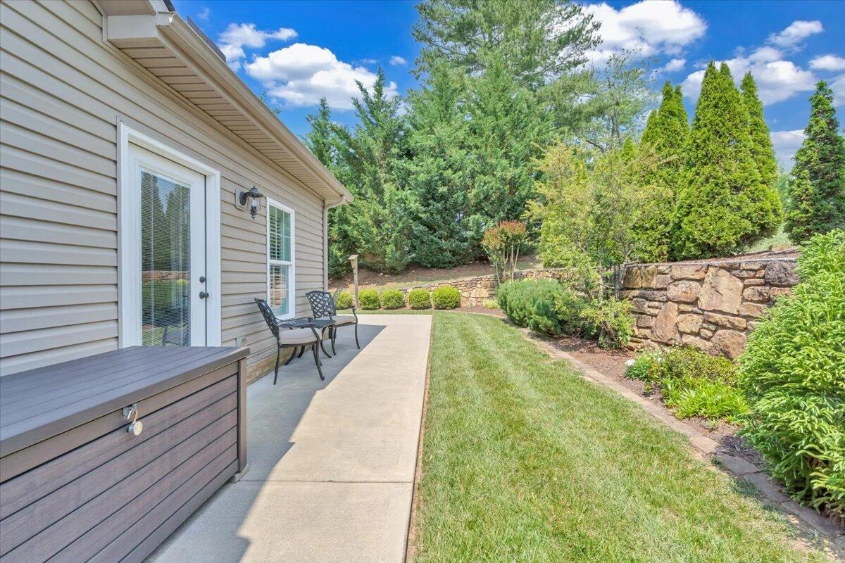 73 Medallion CT - Photo 42