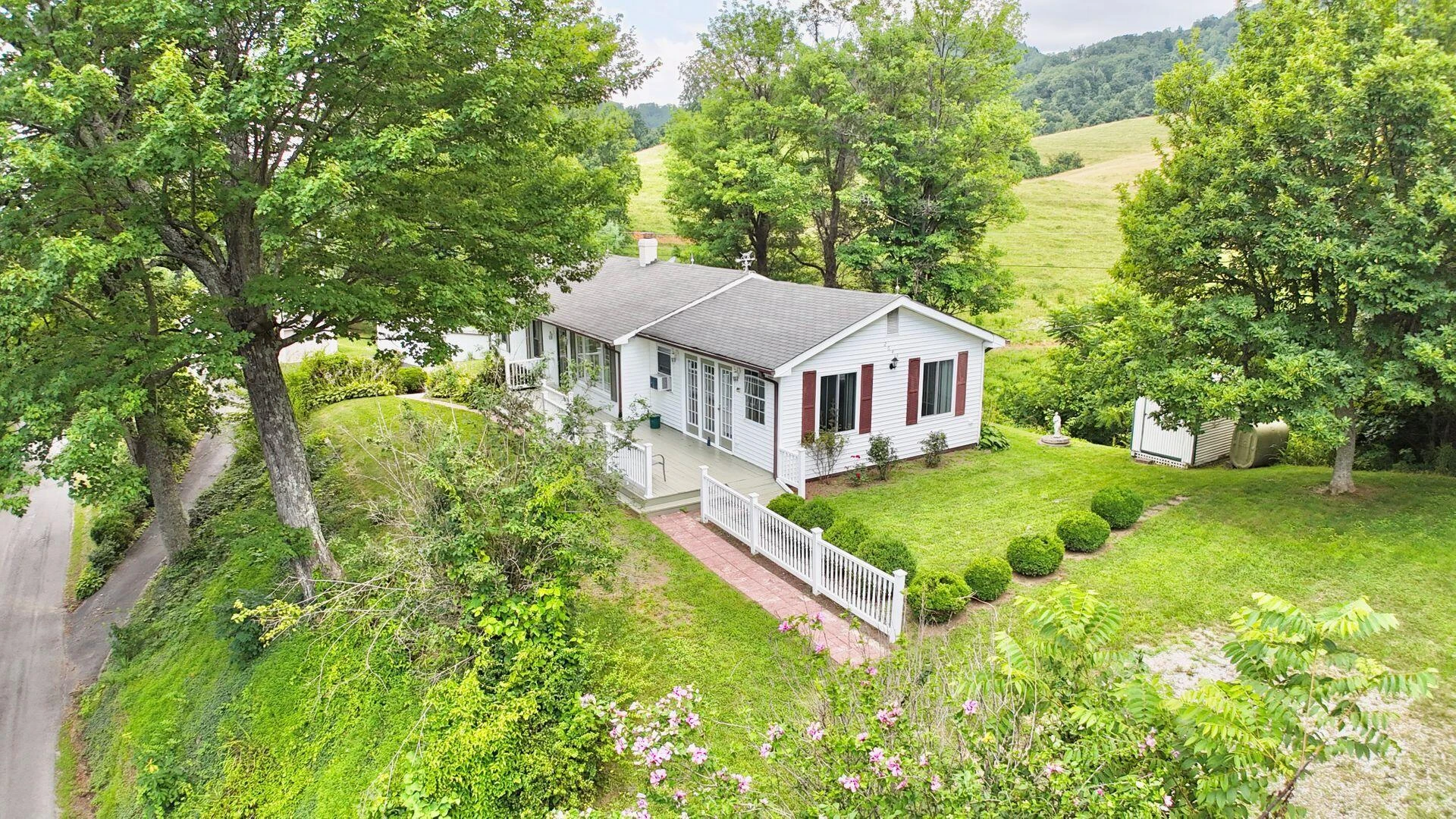 2643 Wades Gap RD - Photo 87