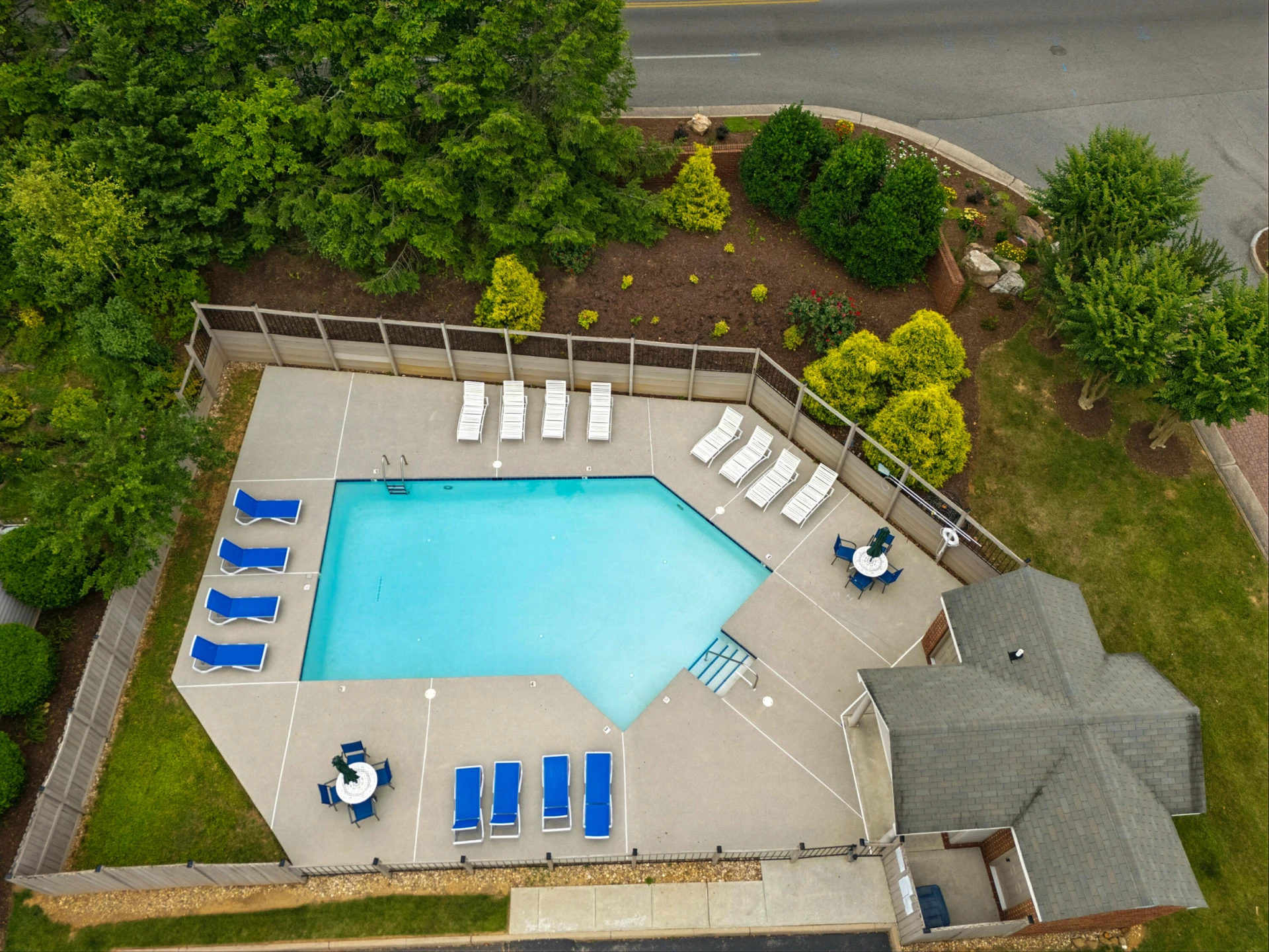 4717 Wembley PL - Photo 41