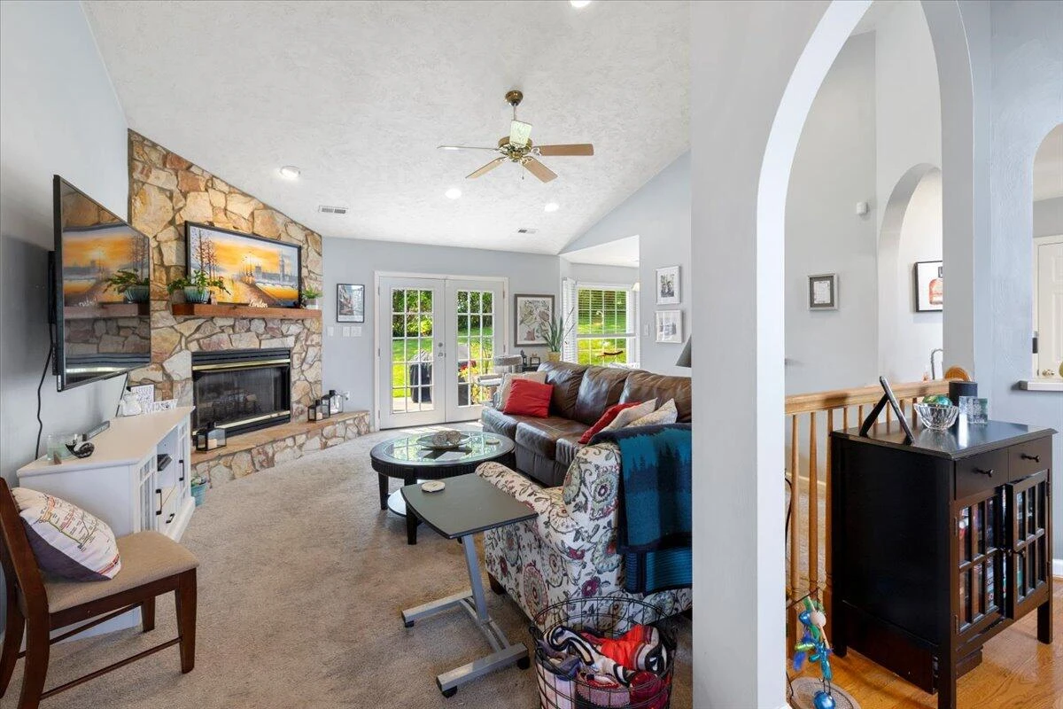 111 Deer Trace LN - Photo 11