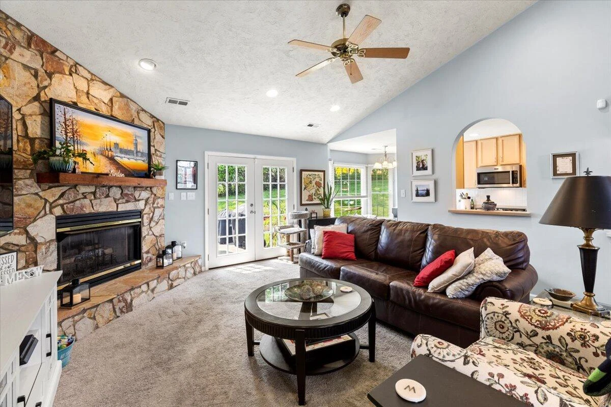 111 Deer Trace LN - Photo 19