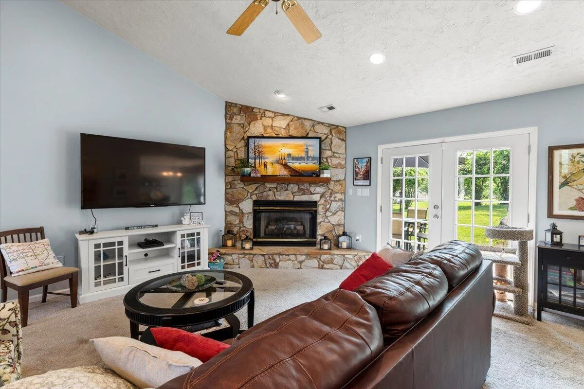 111 Deer Trace LN - Photo 23