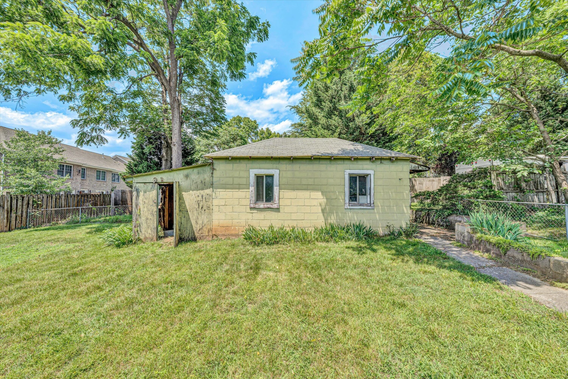 615 Janette AVE - Photo 21