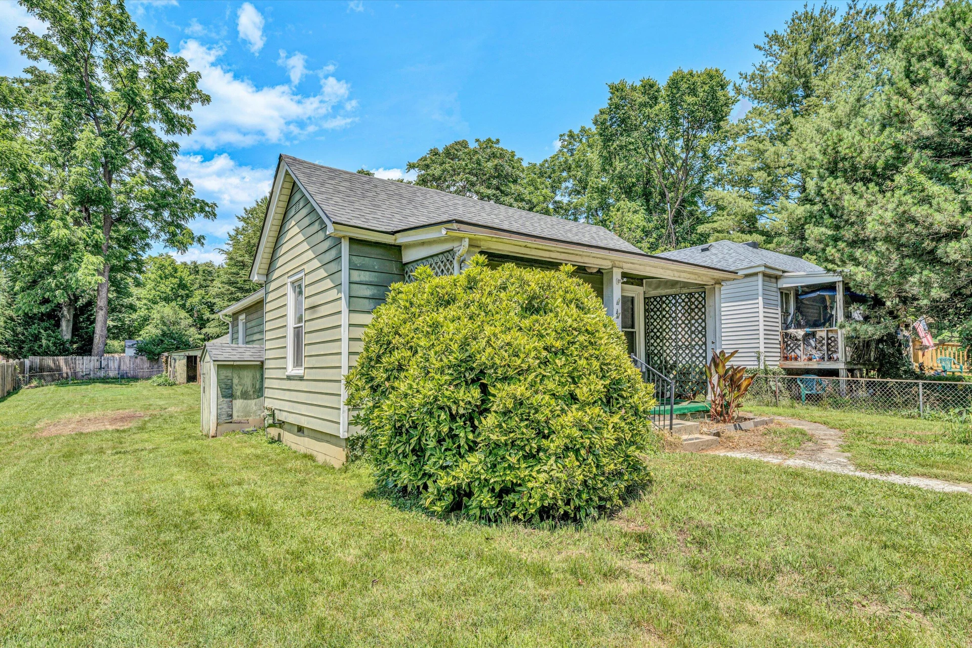 615 Janette AVE - Photo 3