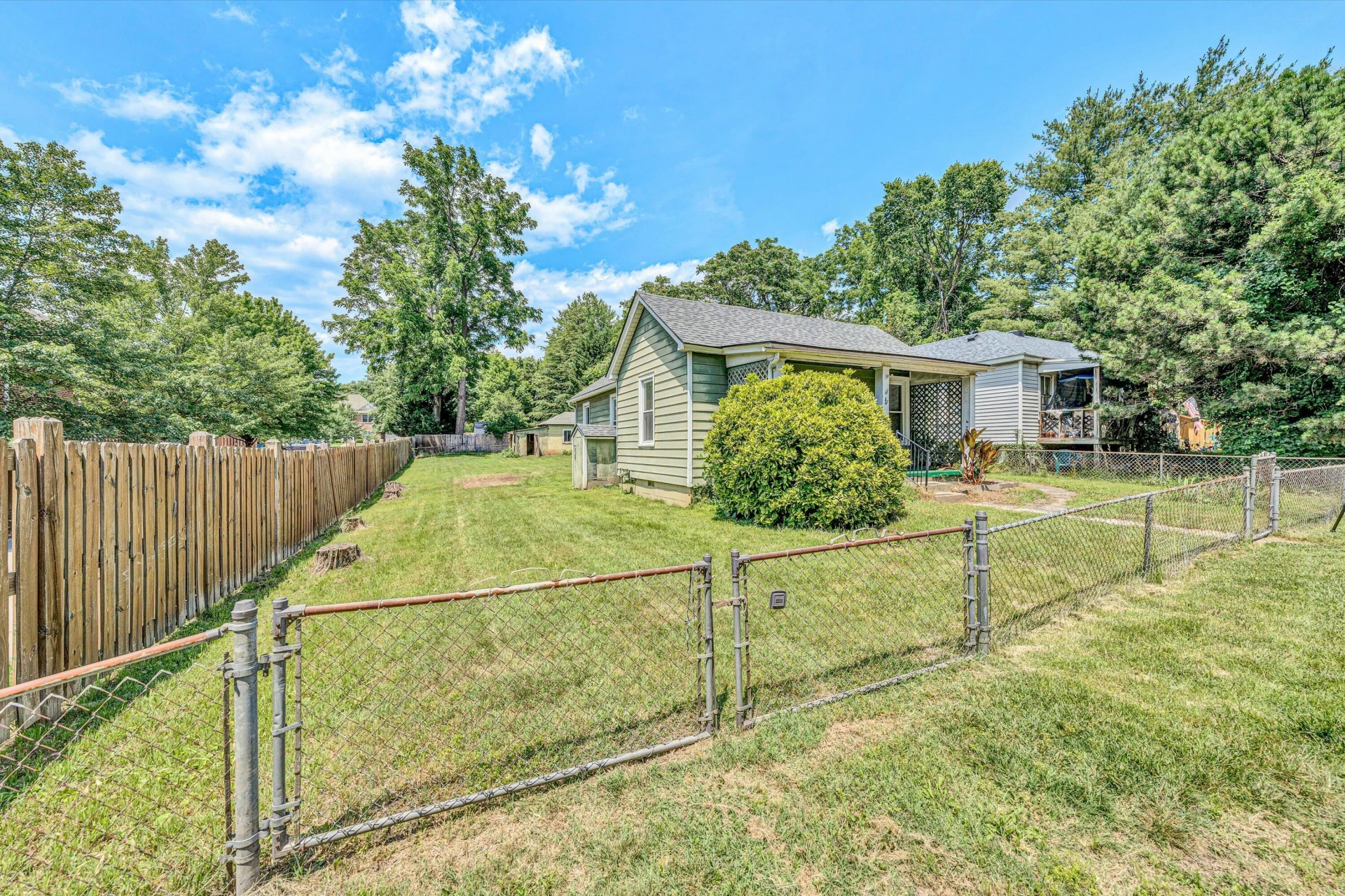 615 Janette AVE - Photo 4
