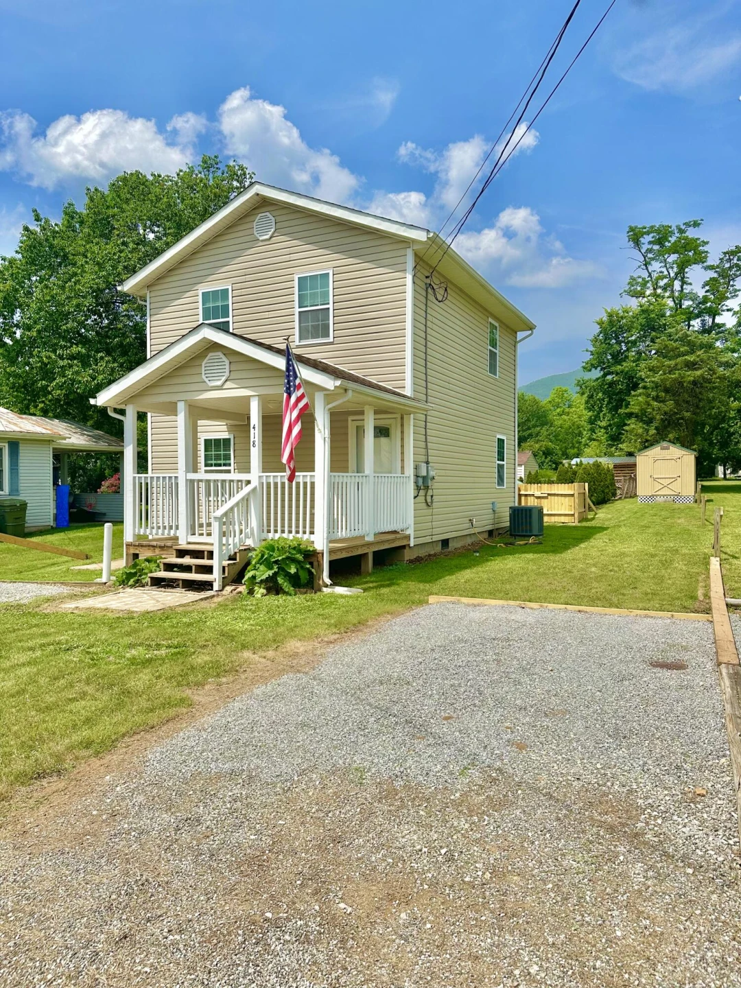 418 Marshall AVE - Photo 4