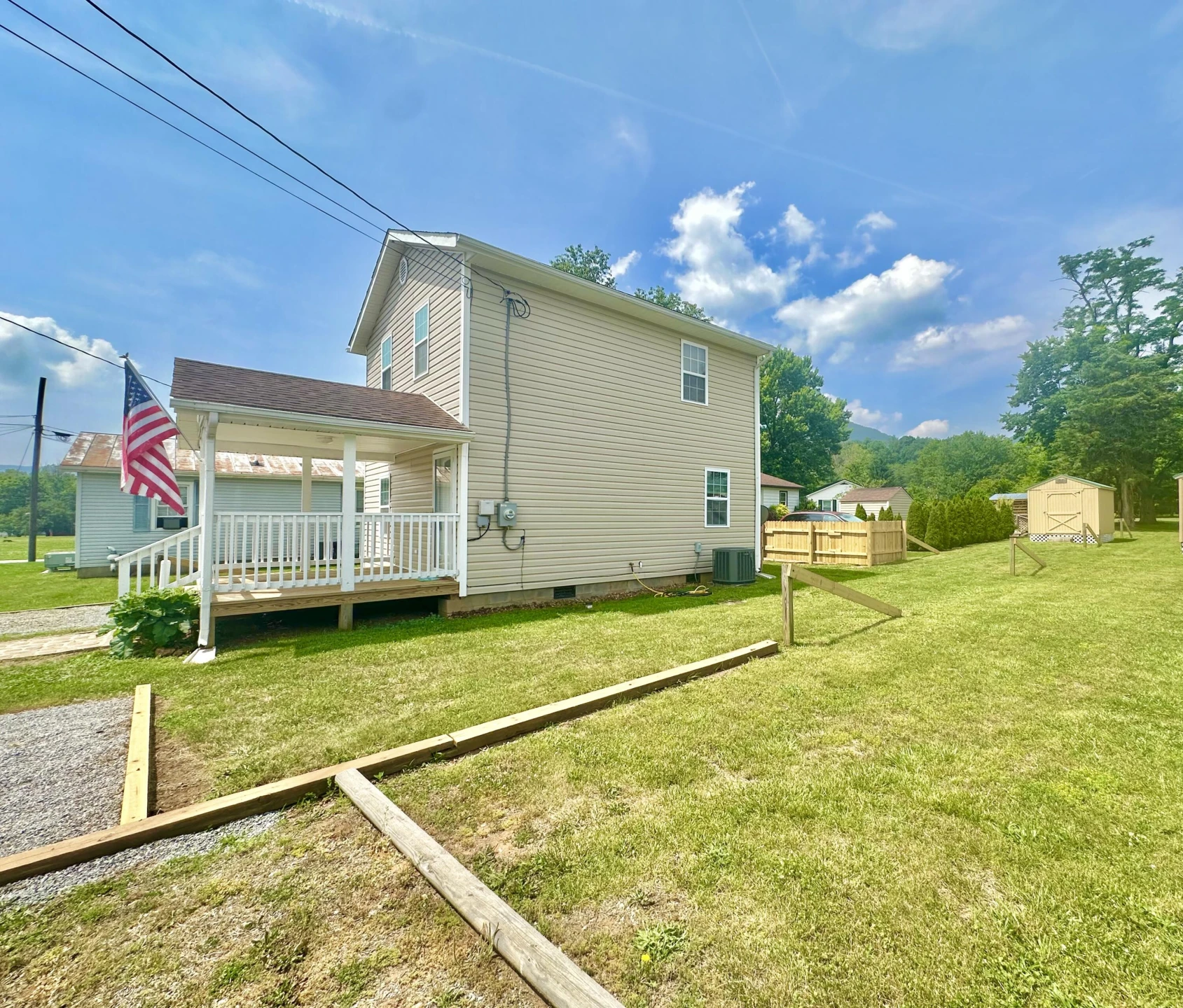 418 Marshall AVE - Photo 5