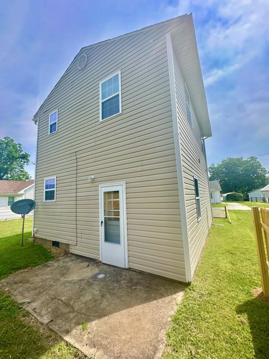 418 Marshall AVE - Photo 6