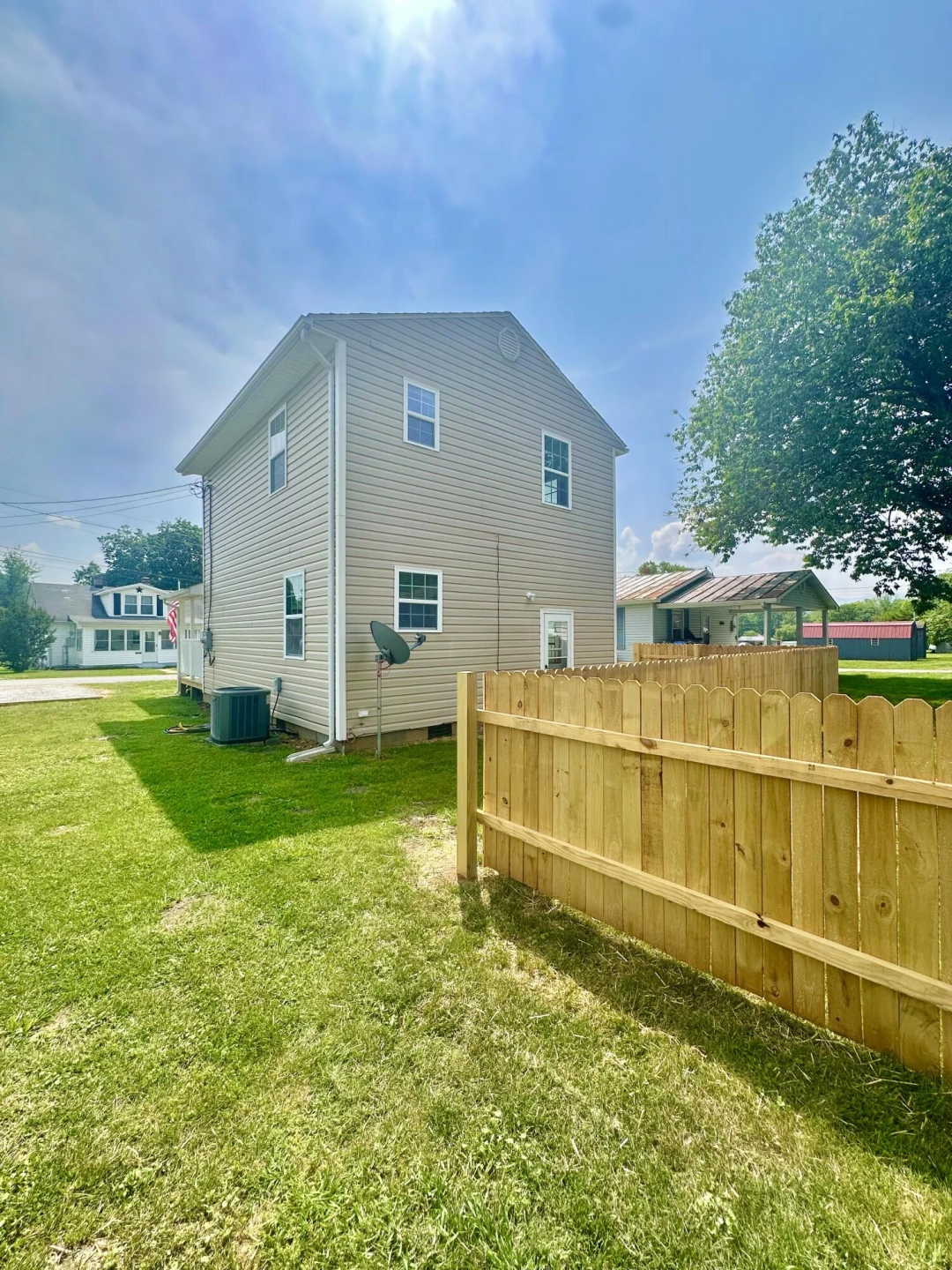 418 Marshall AVE - Photo 7