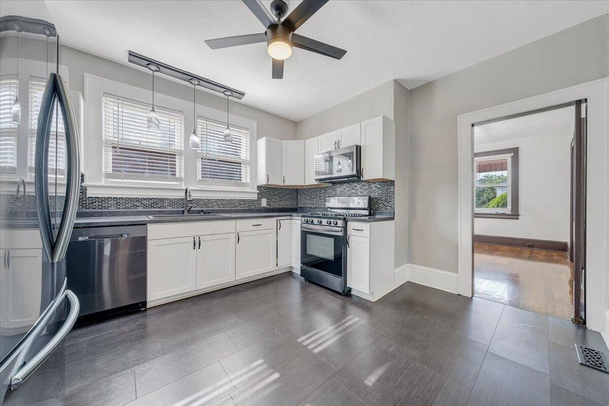 2321 Massachusetts AVE - Photo 10