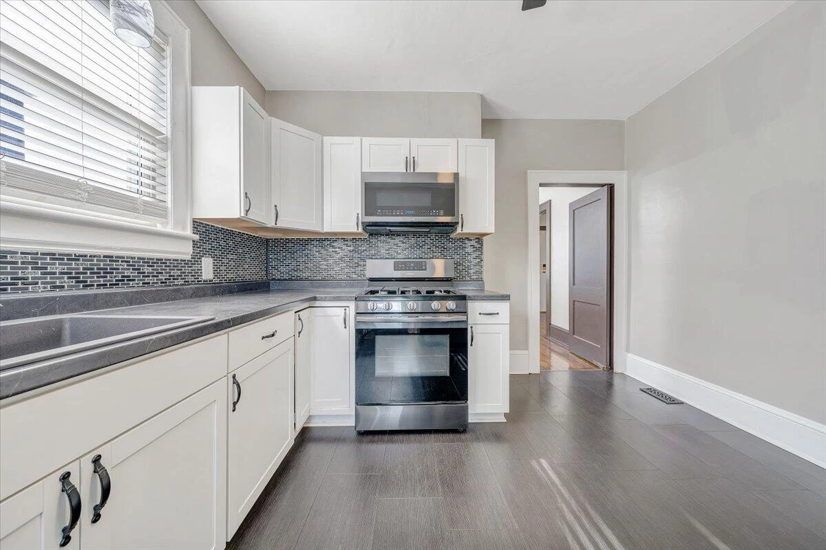 2321 Massachusetts AVE - Photo 11
