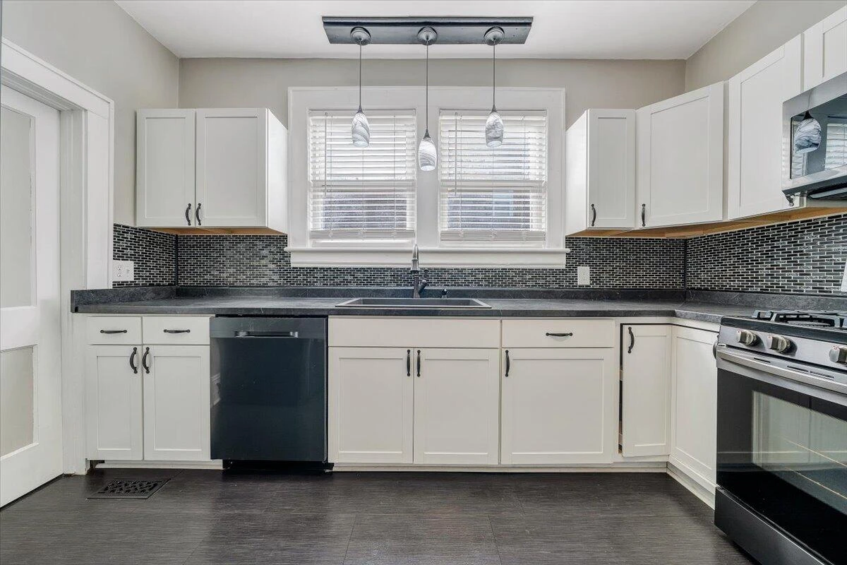 2321 Massachusetts AVE - Photo 12