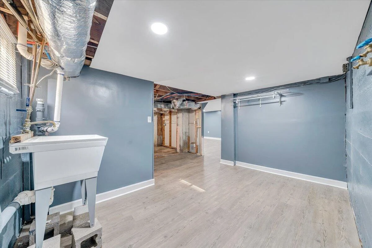 2321 Massachusetts AVE - Photo 26