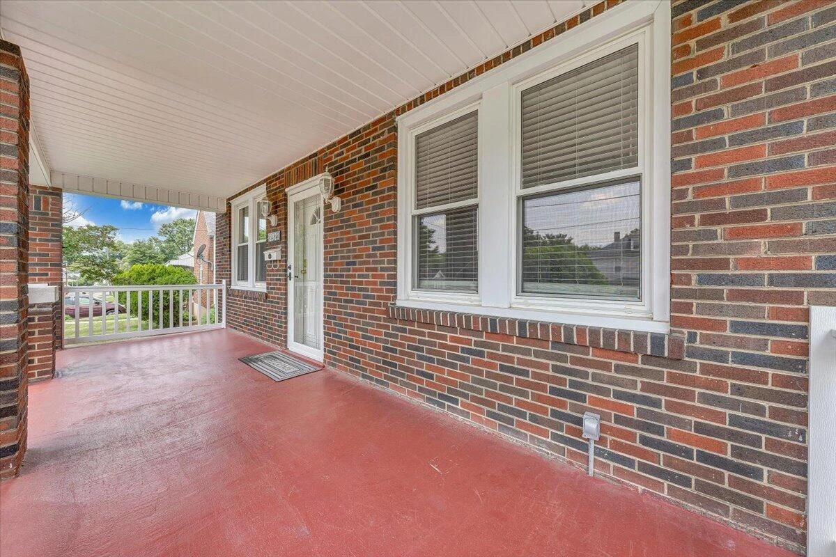 2321 Massachusetts AVE - Photo 38