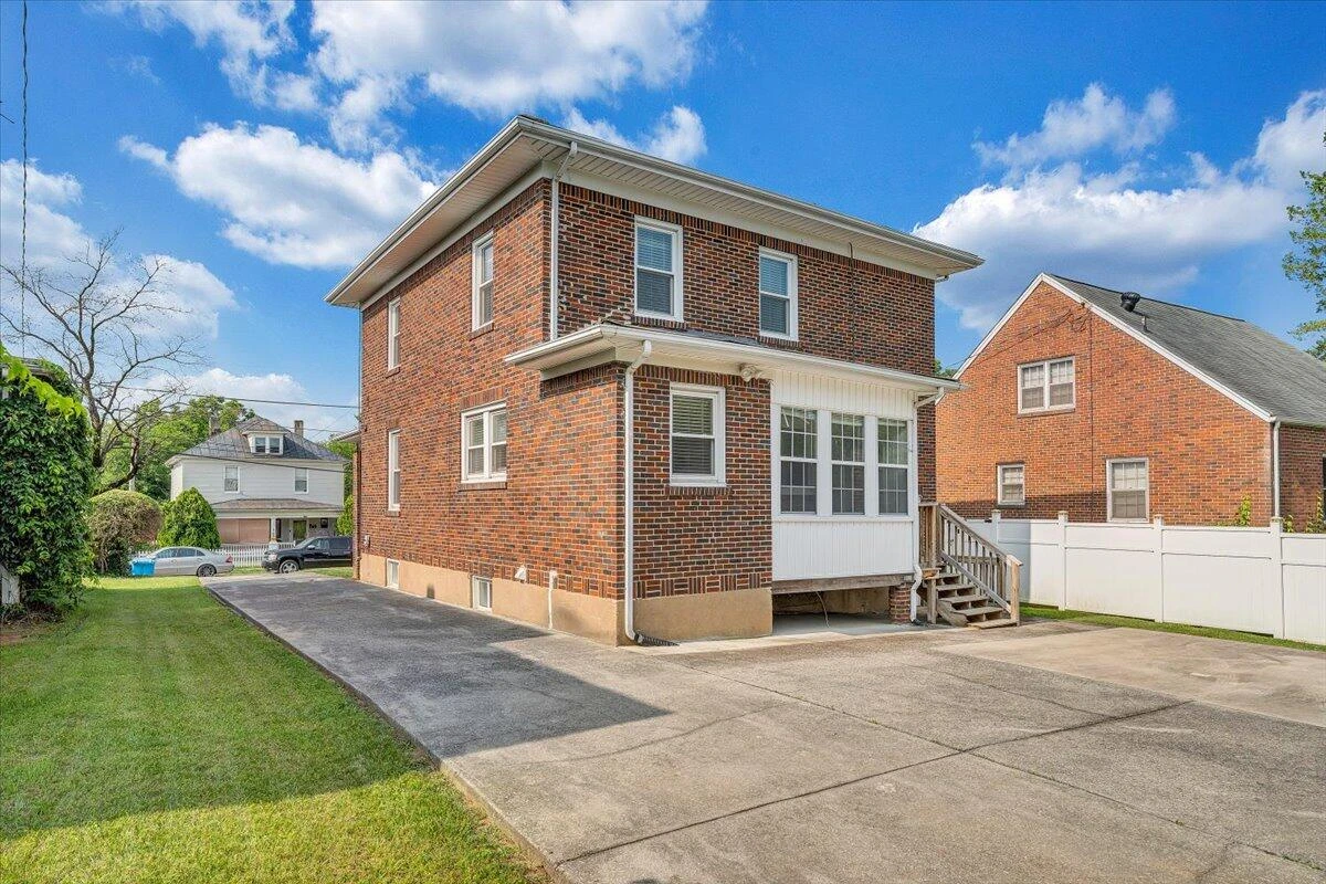 2321 Massachusetts AVE - Photo 41
