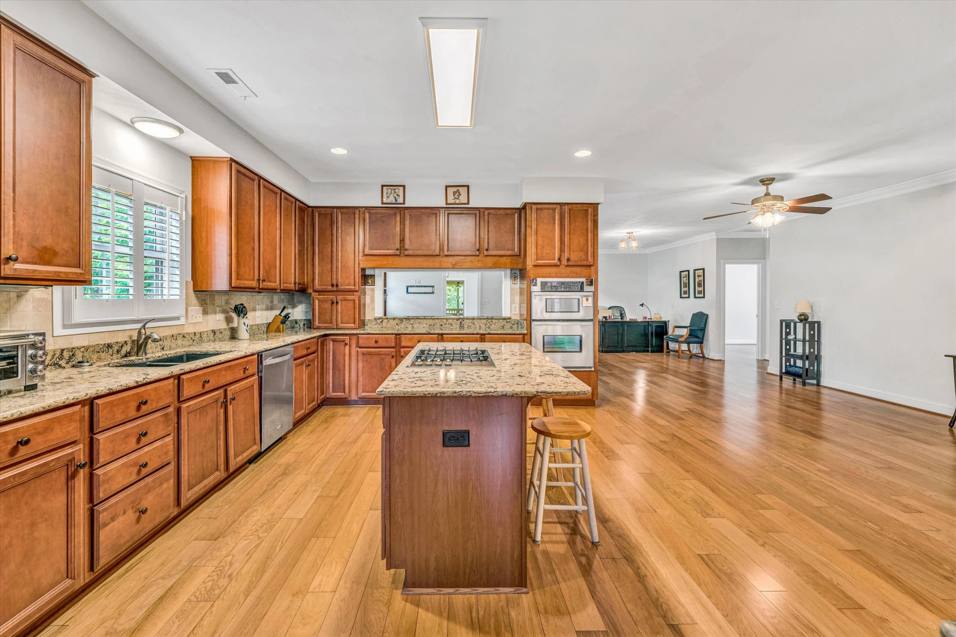 7027 Mountain Spring TRL - Photo 12