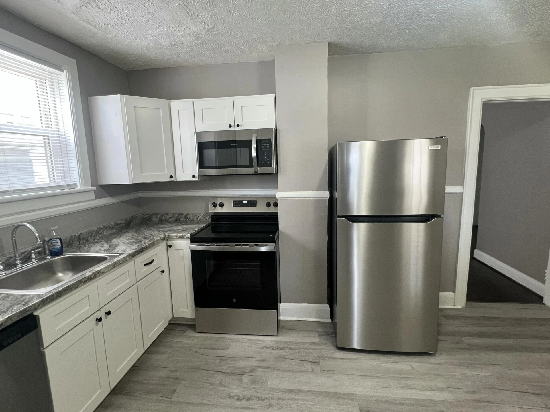 115 Walnut ST - Photo 4