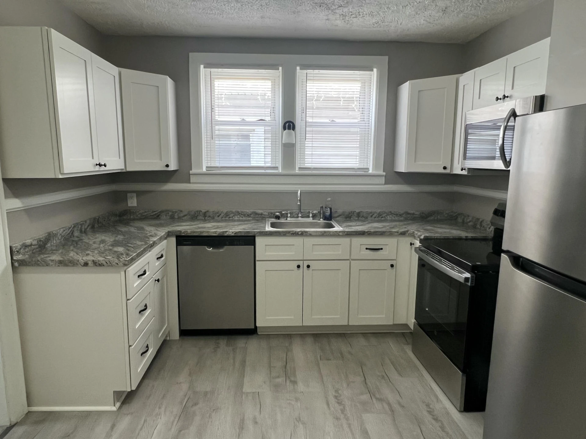 115 Walnut ST - Photo 5