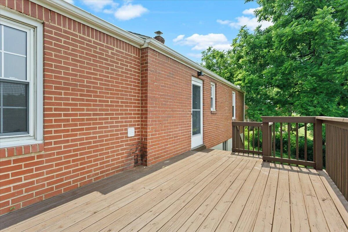 21 Upland DR - Photo 4