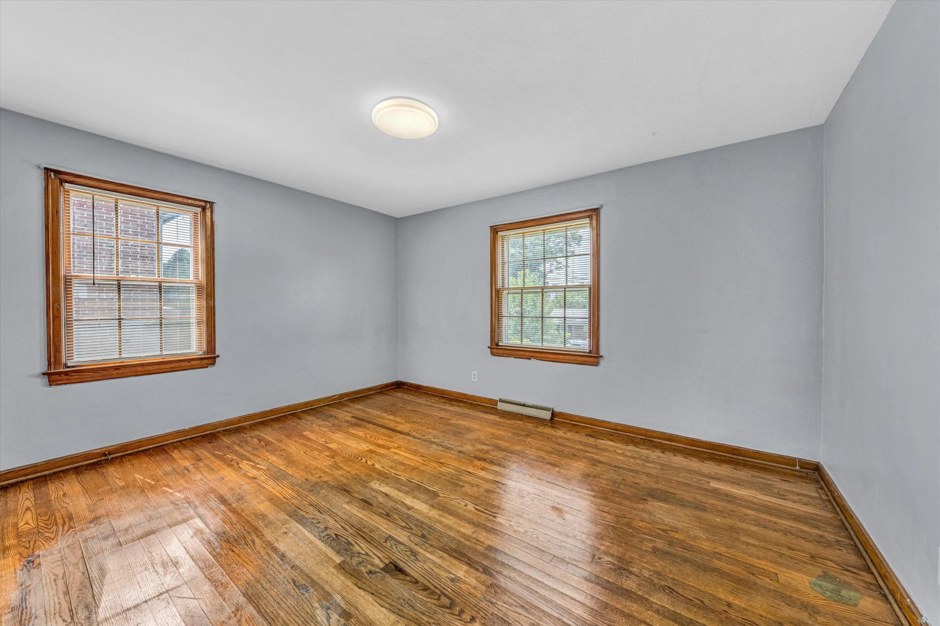 1465 Greenbrier AVE - Photo 11