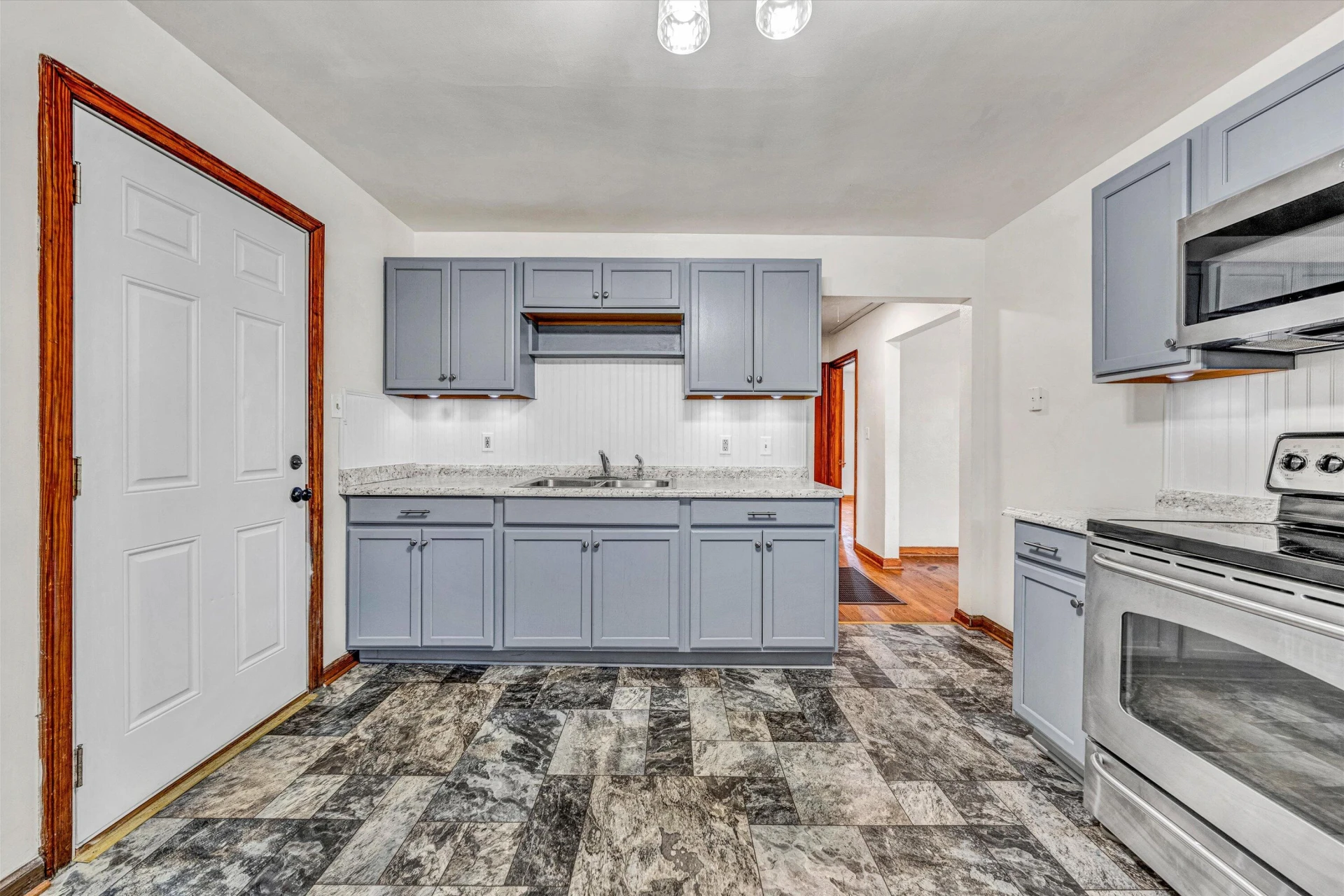 1465 Greenbrier AVE - Photo 8