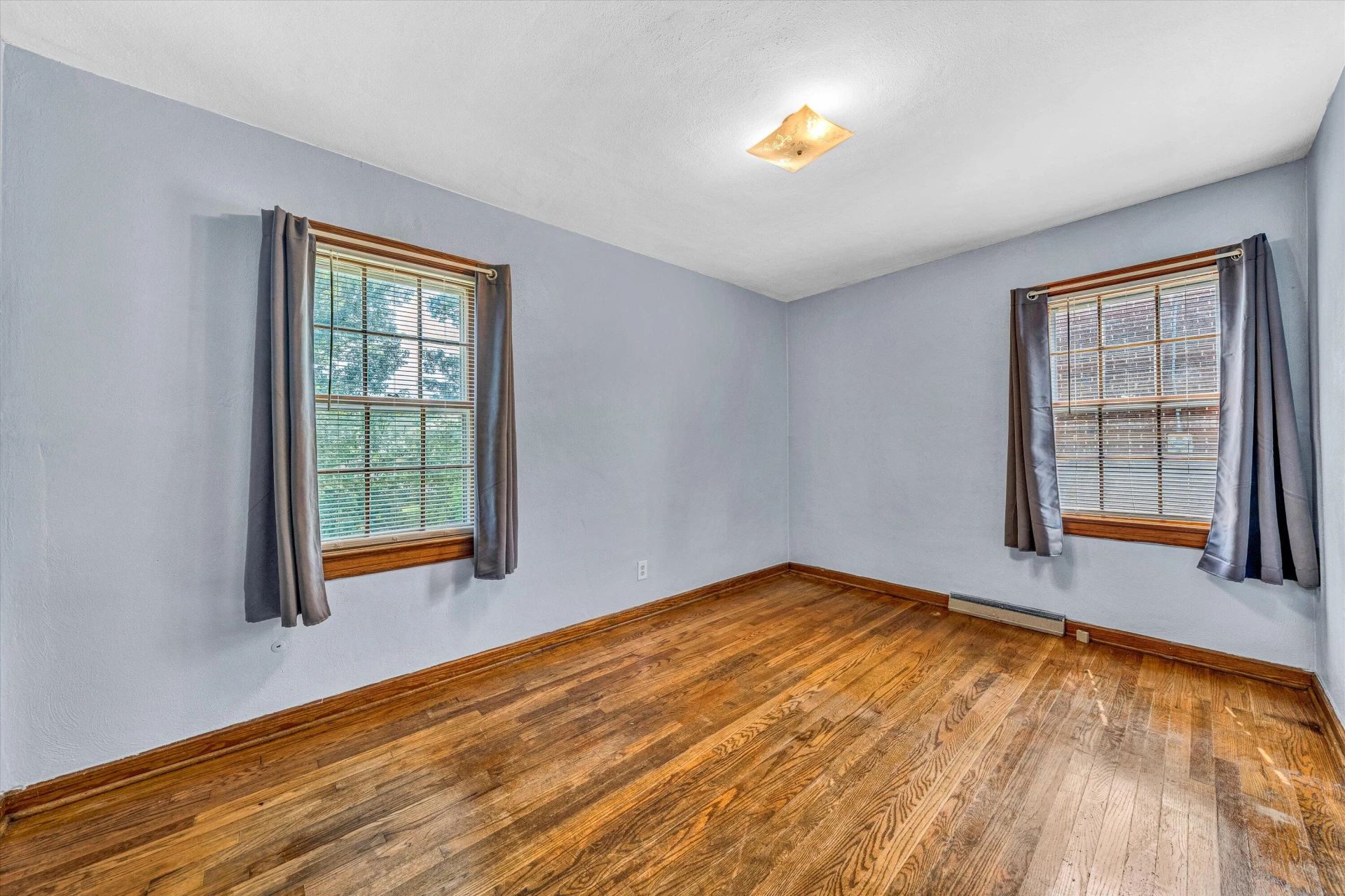 1465 Greenbrier AVE - Photo 9