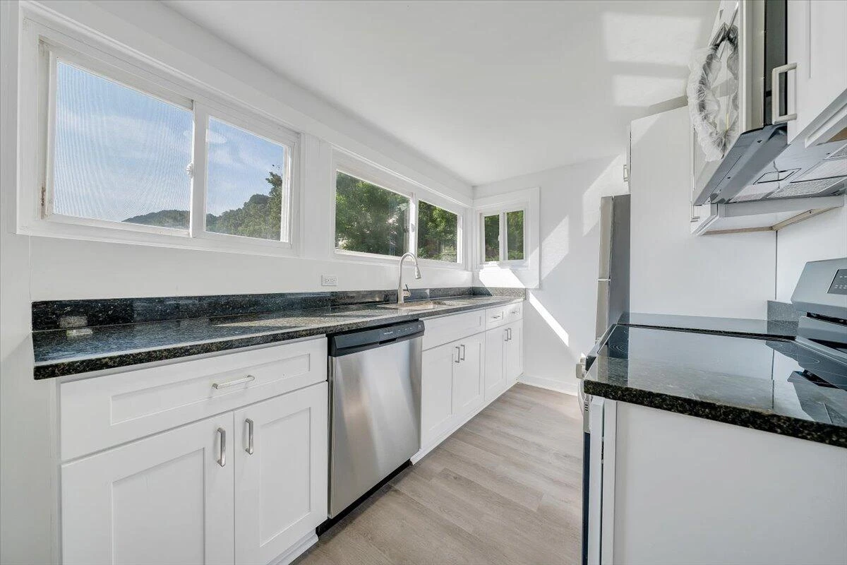 1008 Primrose ST - Photo 22