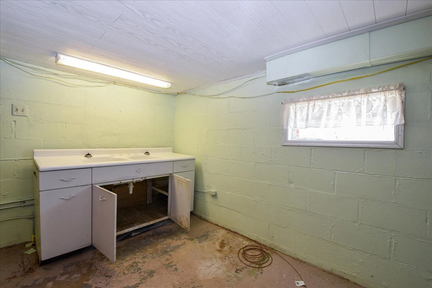 2088 Old Fincastle RD - Photo 16