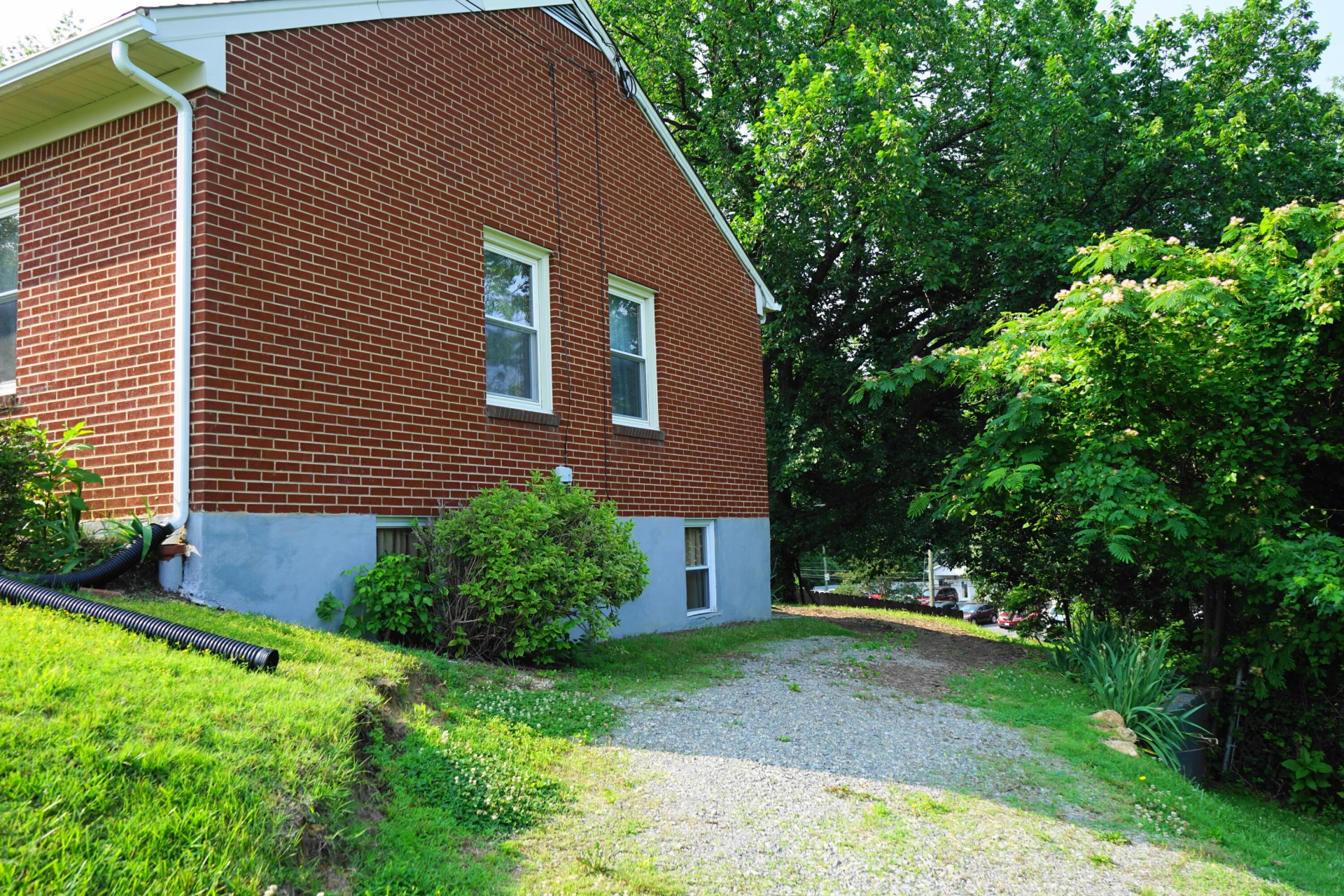 520 Poplar ST - Photo 4
