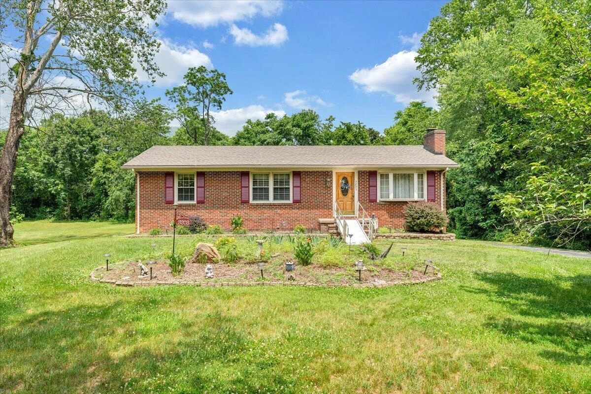 3203 Bradshaw RD