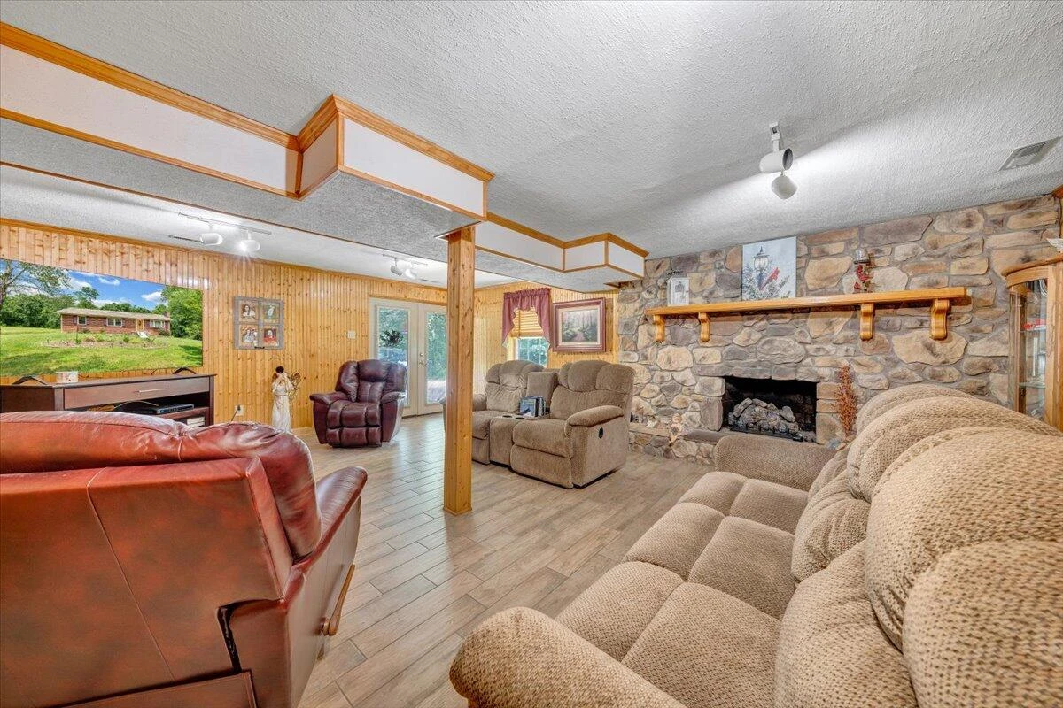 3203 Bradshaw RD - Photo 17
