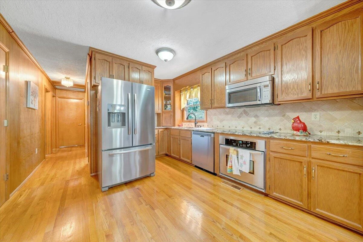 3203 Bradshaw RD - Photo 6