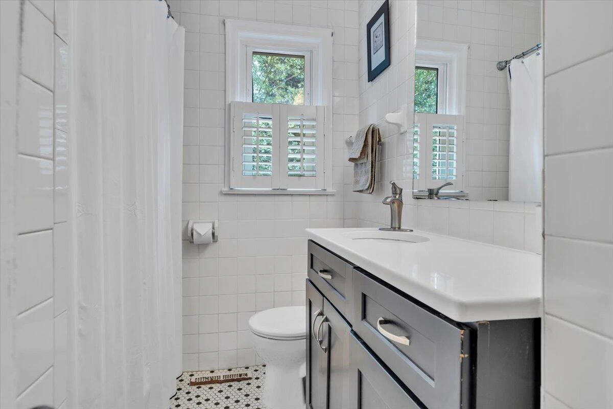 2728 Lansing DR - Photo 14