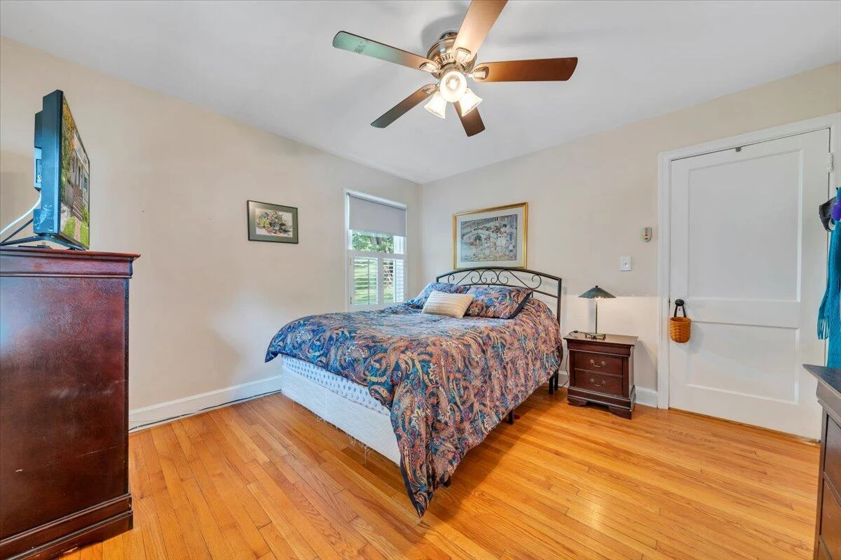 2728 Lansing DR - Photo 17