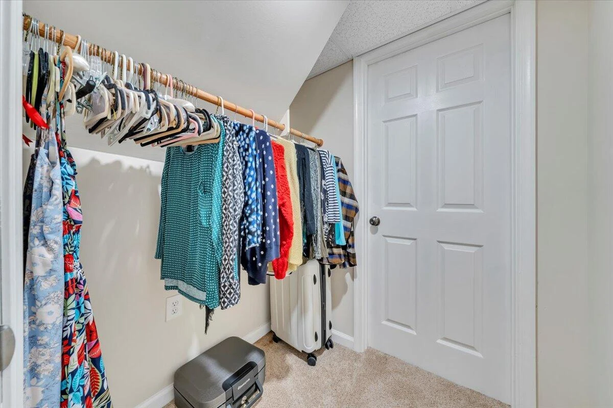 2728 Lansing DR - Photo 25