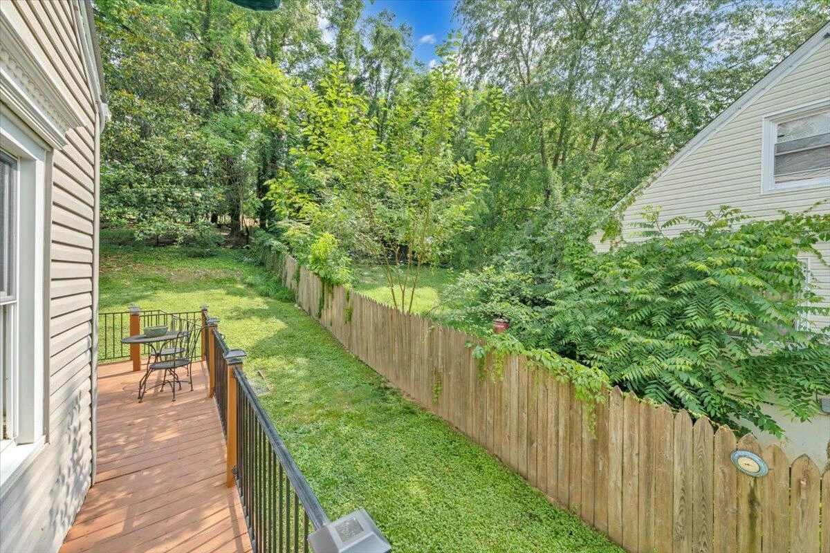 2728 Lansing DR - Photo 28
