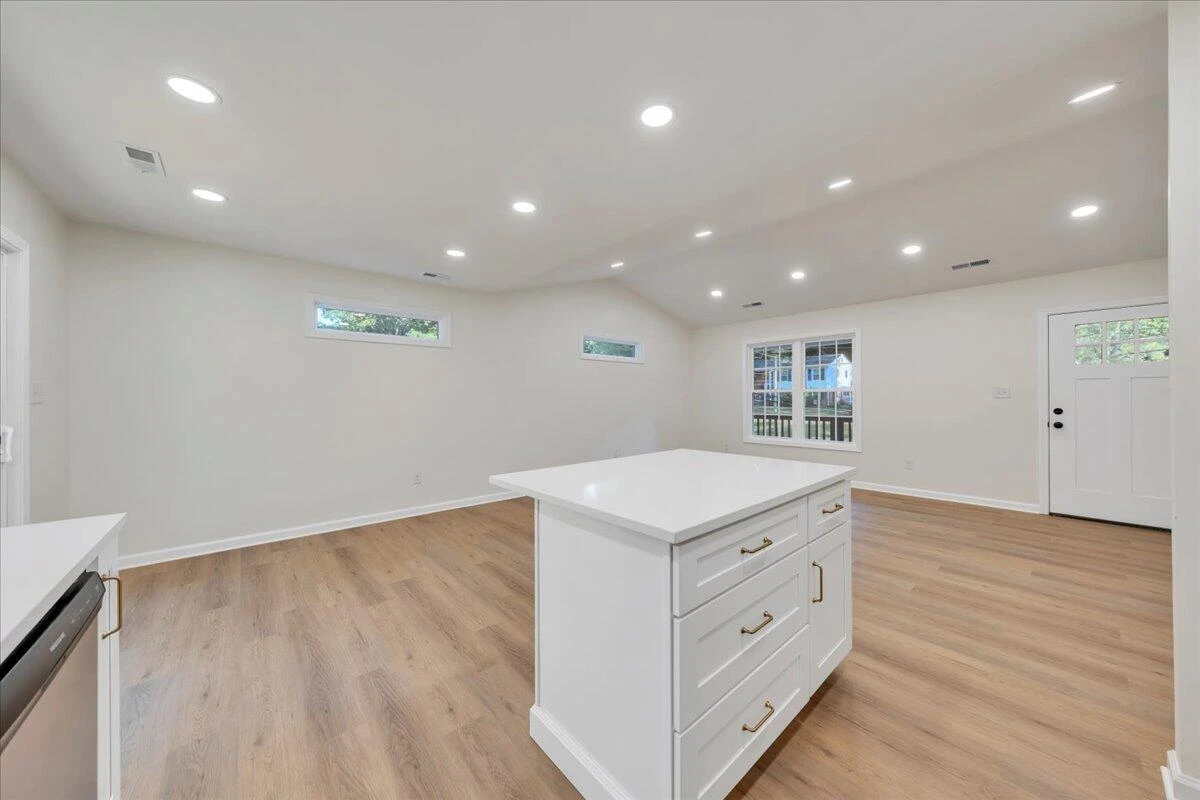 3713 Pinevale RD - Photo 11