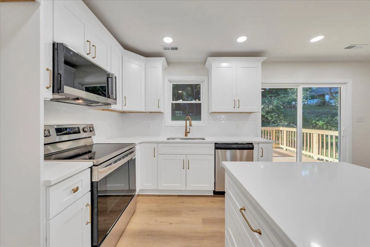 3713 Pinevale RD - Photo 17