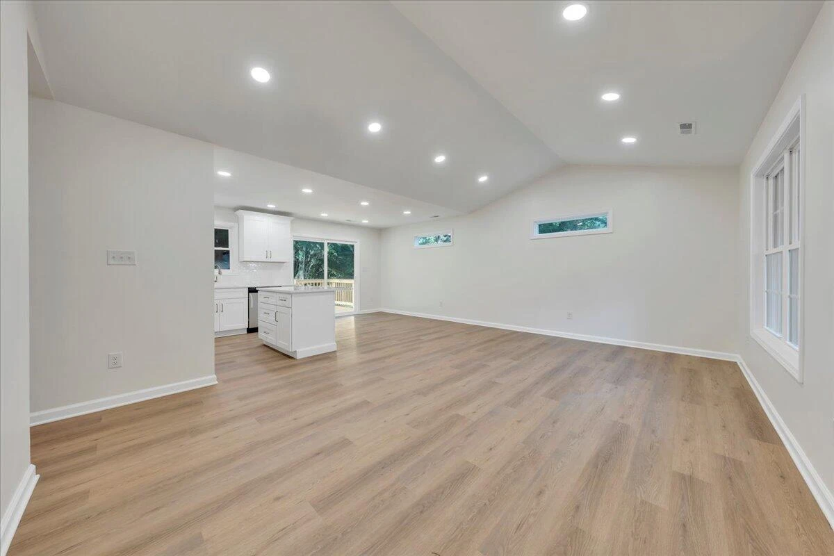 3713 Pinevale RD - Photo 4
