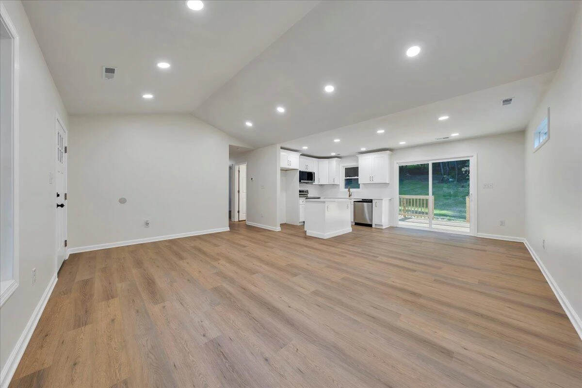 3713 Pinevale RD - Photo 5