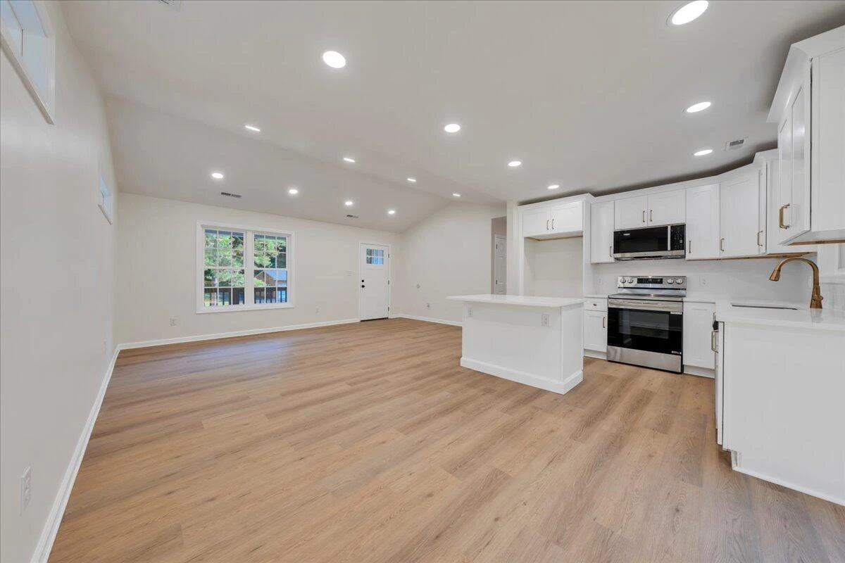 3713 Pinevale RD - Photo 7