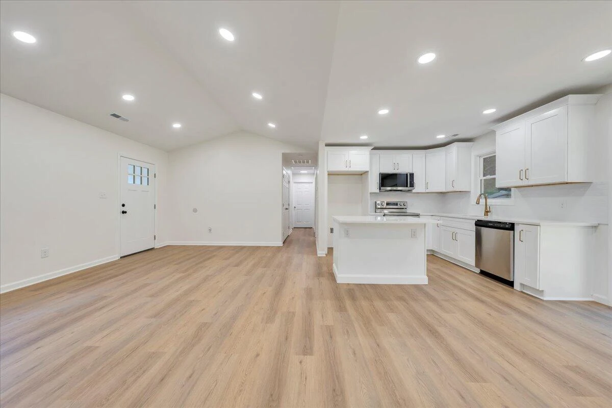 3713 Pinevale RD - Photo 8