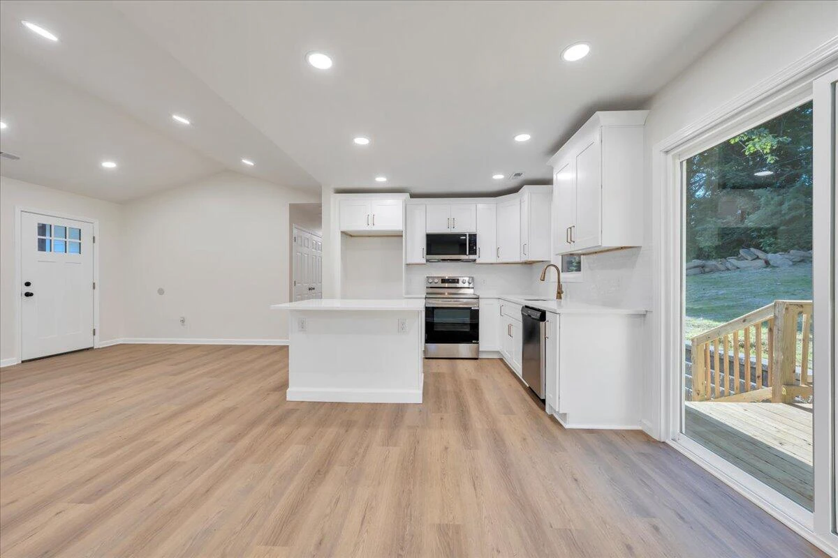 3713 Pinevale RD - Photo 9
