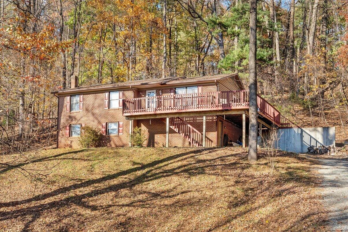 590 Rolling Hill DR - Photo 2