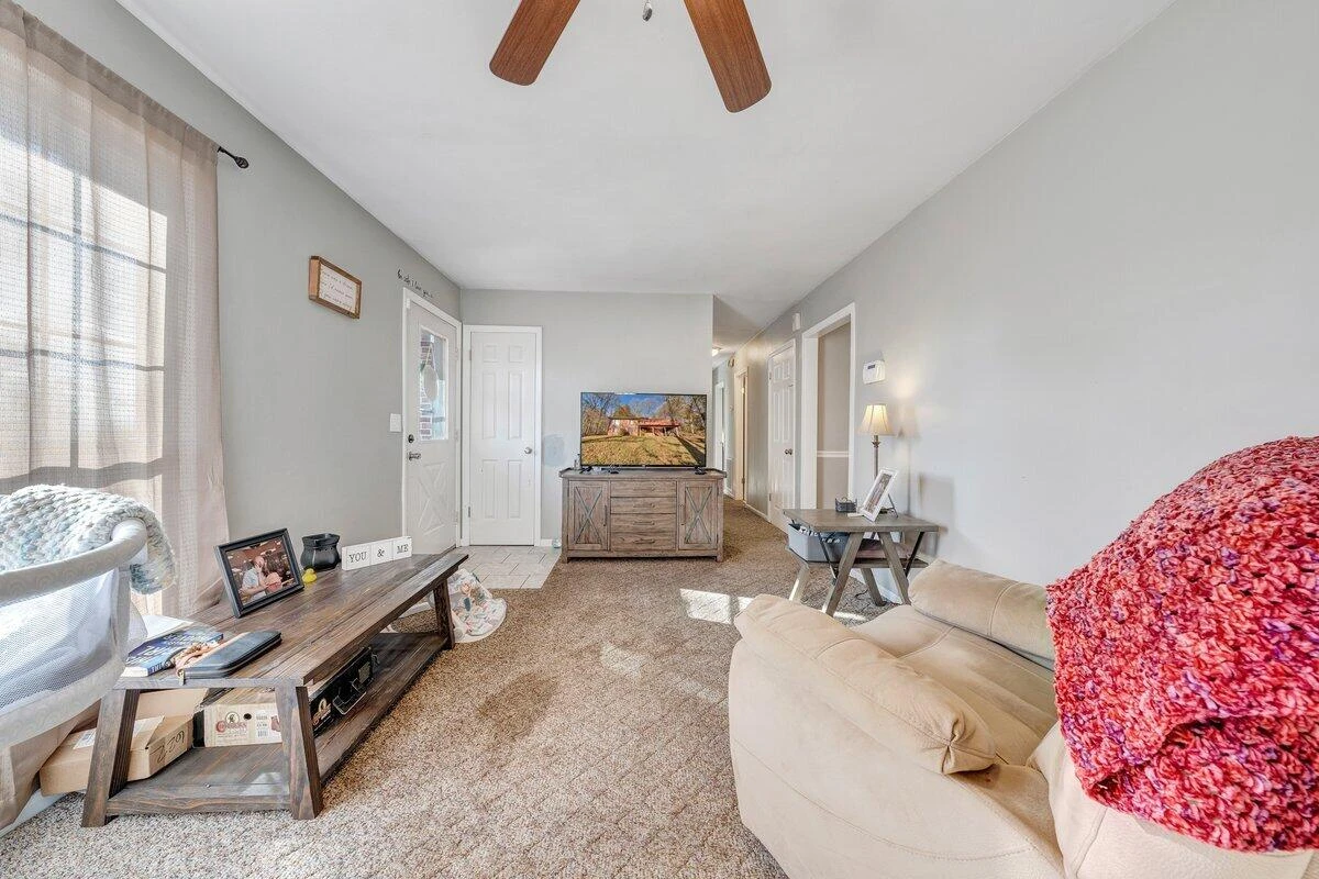 590 Rolling Hill DR - Photo 5