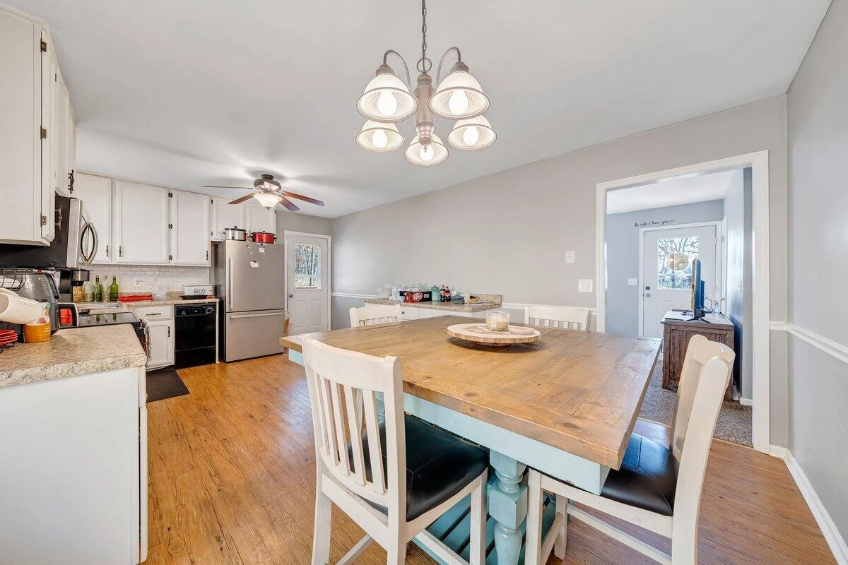 590 Rolling Hill DR - Photo 7
